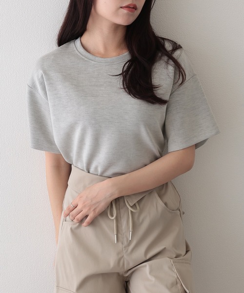 Lace Ladies(レースレディース)の「ソリッドカラー クルーネック ドロップショルダー 半袖 Tシャツ(Tシャツ/カットソー・レディース・ブルーグレー/ブラック/ライトグレー/ダークグレー・FREE/S)」の2枚目の写真