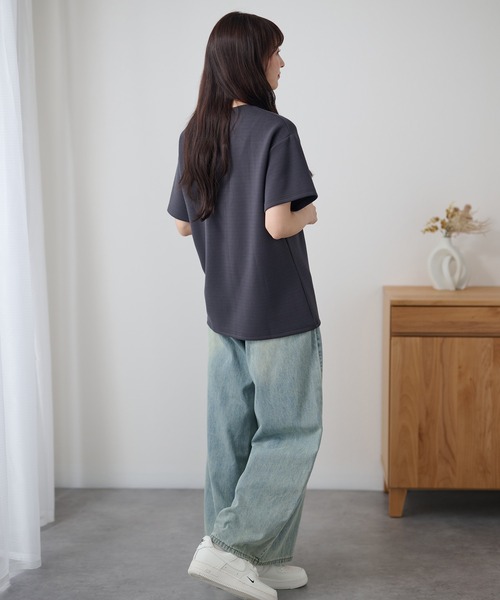 Lace Ladies(レースレディース)の「ソリッドカラー クルーネック ドロップショルダー 半袖 Tシャツ(Tシャツ/カットソー・レディース・ブルーグレー/ブラック/ライトグレー/ダークグレー・FREE/S)」の22枚目の写真