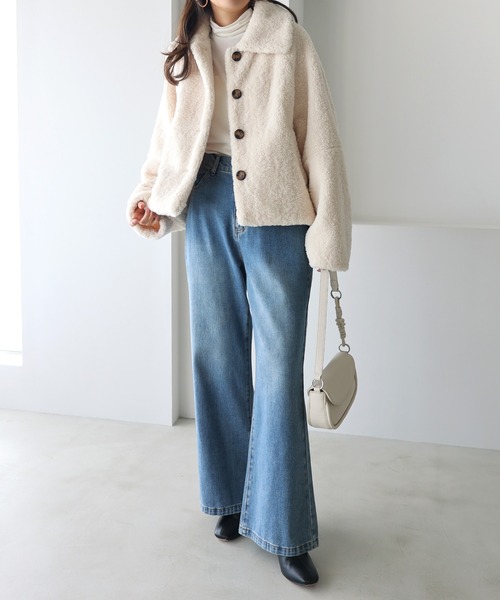 andme（アンドミー）の「テディベアボアショートコート（その他アウター・レディース・キャメル/ブラック/アイボリー・M）」の4枚目の写真