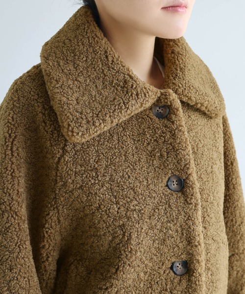 andme（アンドミー）の「テディベアボアショートコート（その他アウター・レディース・キャメル/ブラック/アイボリー・M）」の17枚目の写真