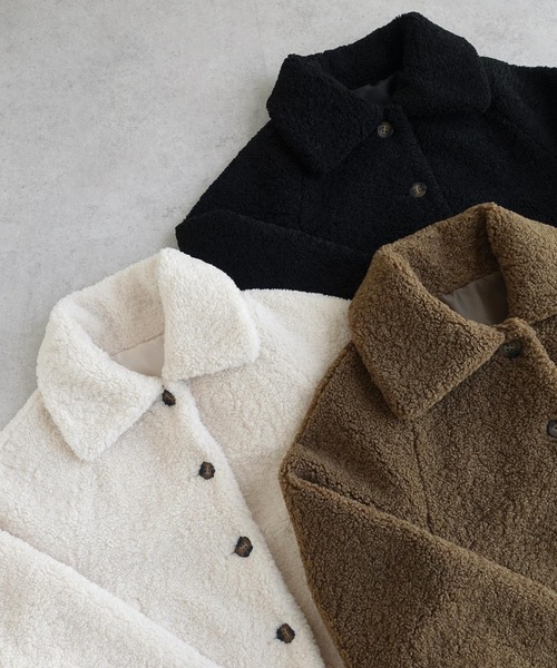 andme（アンドミー）の「テディベアボアショートコート（その他アウター・レディース・キャメル/ブラック/アイボリー・M）」の5枚目の写真