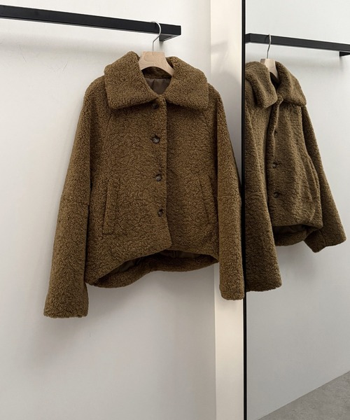 andme（アンドミー）の「テディベアボアショートコート（その他アウター・レディース・キャメル/ブラック/アイボリー・M）」の6枚目の写真