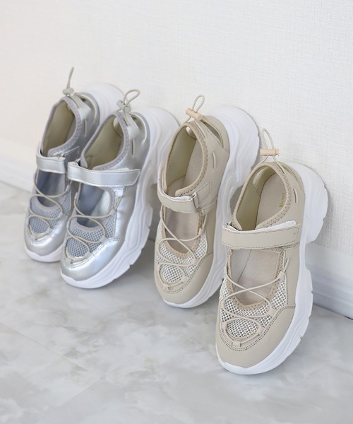 Bleu Bleuet(ブルーブルーエ)の「メッシュスニーカーサンダル(スニーカー・レディース・ベージュ/シルバー・MEDIUM/LARGE)」の20枚目の写真