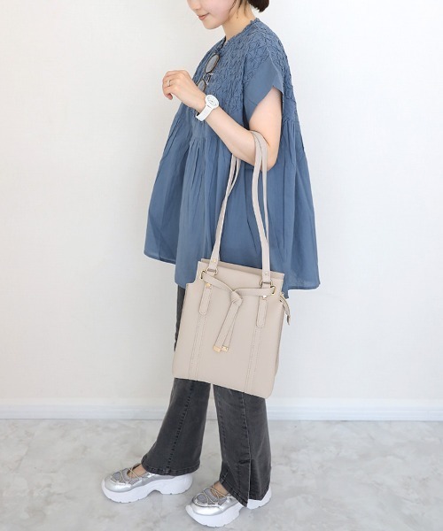 Bleu Bleuet(ブルーブルーエ)の「メッシュスニーカーサンダル(スニーカー・レディース・ベージュ/シルバー・MEDIUM/LARGE)」の12枚目の写真