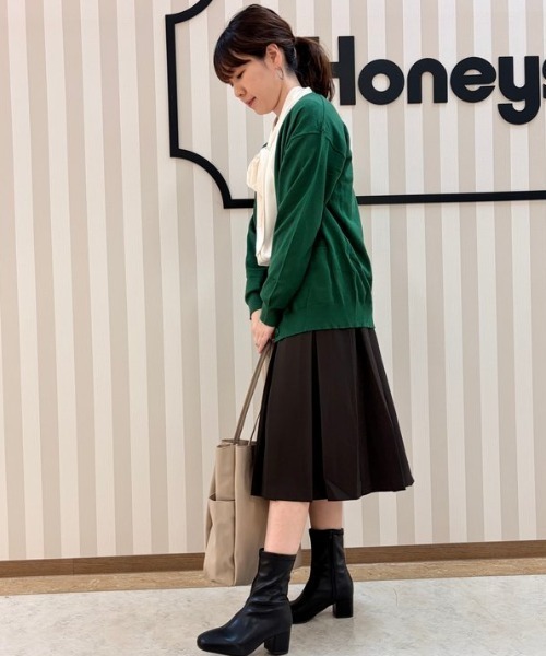 Honeys（ハニーズ）の「【しなやかニット・ヒアルロン酸加工】ヒアルロン酸Ｖカーデ（カーディガン/ボレロ・レディース・ライトベージュ/ブラック/ネイビー/ブラウン/グリーン/ヘザーチャコール/ブルー・S/M/LL/L）」の10枚目の写真