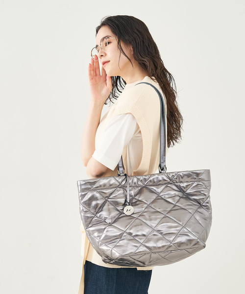 marco masi(マルコマージ)の「【MARCO MASI】2WAYハンドルキルトトート(トートバッグ・レディース・シルバー・フリー)」の18枚目の写真