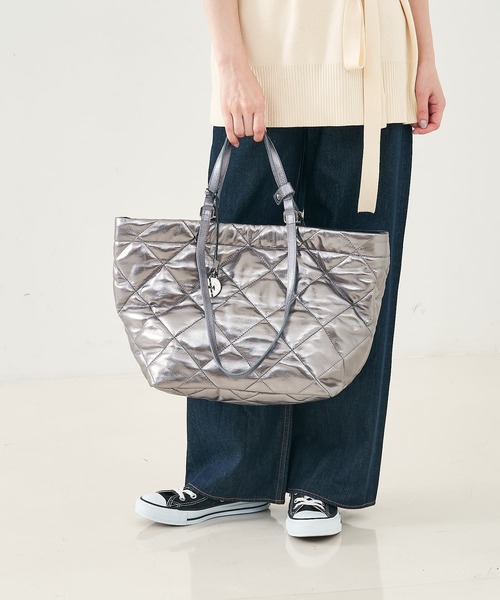 marco masi(マルコマージ)の「【MARCO MASI】2WAYハンドルキルトトート(トートバッグ・レディース・シルバー・フリー)」の6枚目の写真