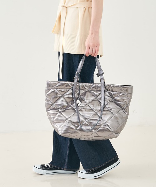 marco masi(マルコマージ)の「【MARCO MASI】2WAYハンドルキルトトート(トートバッグ・レディース・シルバー・フリー)」の7枚目の写真