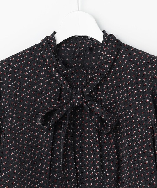 J.PRESS Ladies(J.プレス レディス)の「スエード幾何プリント ブラウス(シャツ/ブラウス・レディース・ホワイト系5/ネイビー系5・XS)」の13枚目の写真