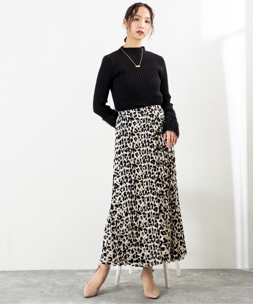 MILLION CARATS(ミリオンカラッツ)の「今季トレンドのアニマル柄を上品トーンで表現!細かなプリーツが縦ラインを強調して自然に体型カバー、すっきり着痩せ見え。ヒールにもブーツにも合う抜け感丈で、オフィスカジュアル~週末コーデまで幅広く活躍。合わせるトップスを選ばず、毎朝のコーデが即キマるアコーディオンスカート。(スカート・レディース・ブラウン/オフホワイト・FREE)」の6枚目の写真