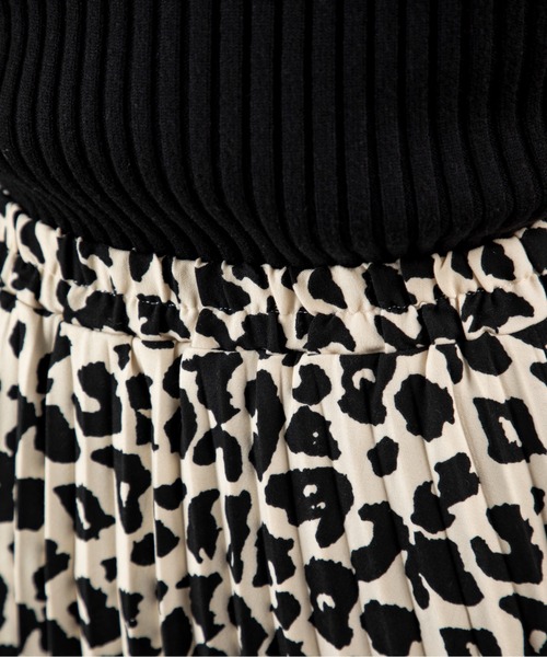 MILLION CARATS(ミリオンカラッツ)の「今季トレンドのアニマル柄を上品トーンで表現!細かなプリーツが縦ラインを強調して自然に体型カバー、すっきり着痩せ見え。ヒールにもブーツにも合う抜け感丈で、オフィスカジュアル~週末コーデまで幅広く活躍。合わせるトップスを選ばず、毎朝のコーデが即キマるアコーディオンスカート。(スカート・レディース・ブラウン/オフホワイト・FREE)」の7枚目の写真