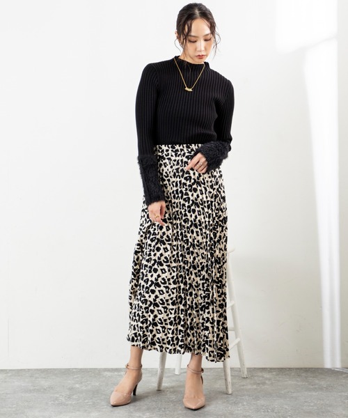 MILLION CARATS(ミリオンカラッツ)の「今季トレンドのアニマル柄を上品トーンで表現!細かなプリーツが縦ラインを強調して自然に体型カバー、すっきり着痩せ見え。ヒールにもブーツにも合う抜け感丈で、オフィスカジュアル~週末コーデまで幅広く活躍。合わせるトップスを選ばず、毎朝のコーデが即キマるアコーディオンスカート。(スカート・レディース・ブラウン/オフホワイト・FREE)」の12枚目の写真