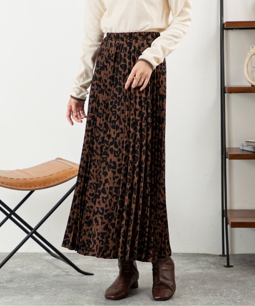 MILLION CARATS(ミリオンカラッツ)の「今季トレンドのアニマル柄を上品トーンで表現!細かなプリーツが縦ラインを強調して自然に体型カバー、すっきり着痩せ見え。ヒールにもブーツにも合う抜け感丈で、オフィスカジュアル~週末コーデまで幅広く活躍。合わせるトップスを選ばず、毎朝のコーデが即キマるアコーディオンスカート。(スカート・レディース・ブラウン/オフホワイト・FREE)」の15枚目の写真