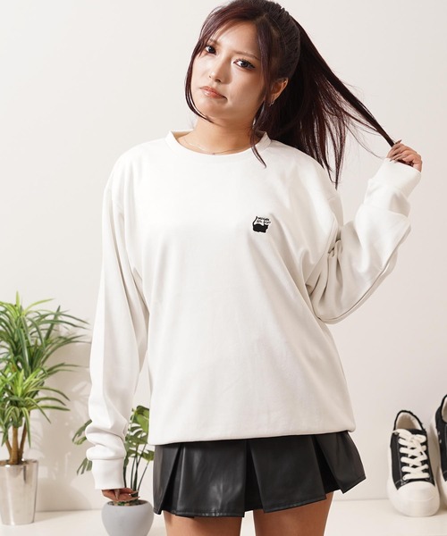 1111clothing(ワンフォークロージング)の「ガール&ネコ フェイクスエード トレーナー / Girl and Cat Faux Suede Sweatshirt(スウェット・メンズ・ブラック系1/ホワイト系1/ホワイト系2/ブラック系2・M/L)」の8枚目の写真