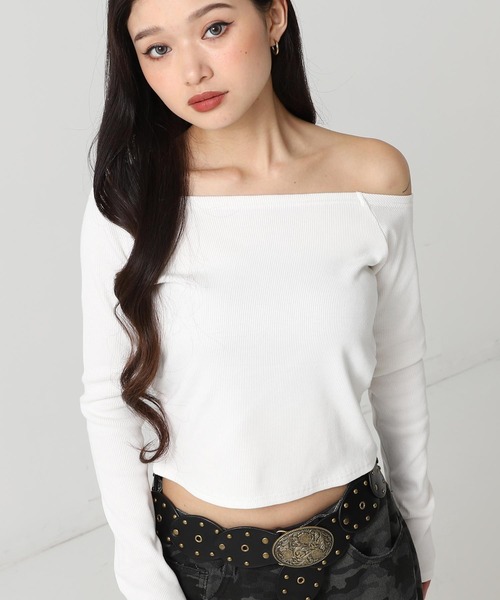 ANAP（アナップ）の「サイドギャザーオフショルダーリブトップス（Tシャツ/カットソー・レディース・ダークグレー/ホワイト/ブラック/クリア・F）」の6枚目の写真