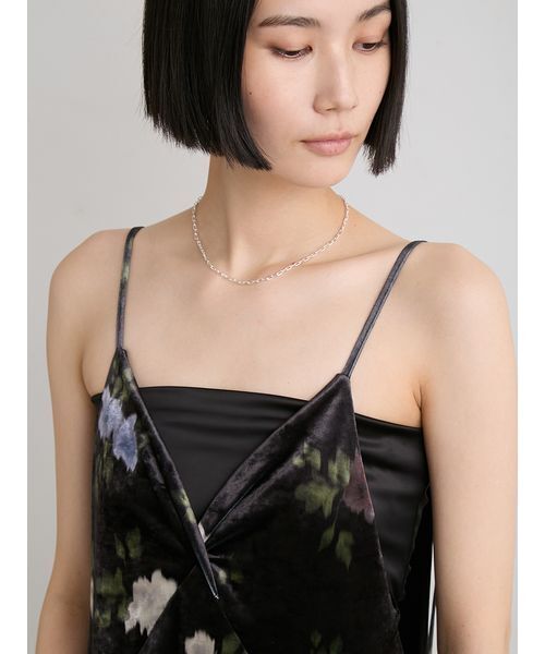 MIESROHE(ミースロエ)の「バックシャンベロアキャミワンピース(ワンピース・レディース・ブラック/ブラウン/イエロー・0/1)」の17枚目の写真
