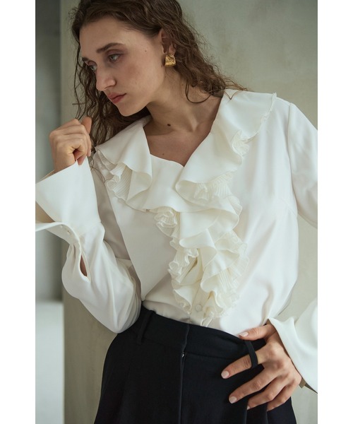 Estella.K(エステラケー)の「Becca Ruffled Blouse ラッフルプリーツブラウス(シャツ/ブラウス・レディース・ブラック/オフホワイト・FREE)」の21枚目の写真