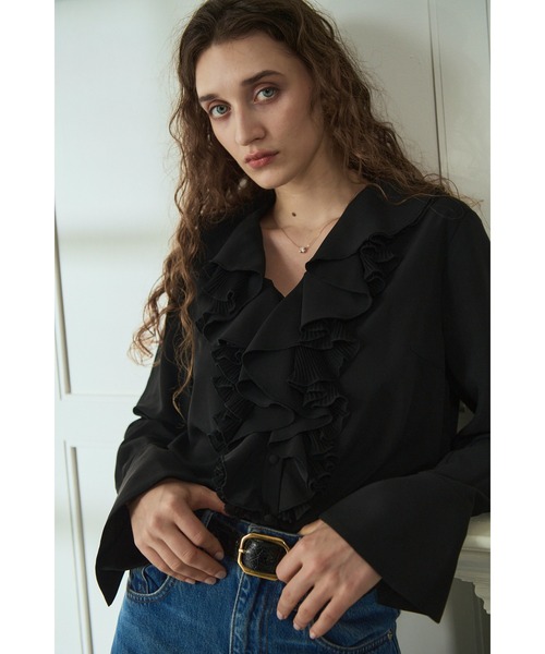 Estella.K(エステラケー)の「Becca Ruffled Blouse ラッフルプリーツブラウス(シャツ/ブラウス・レディース・ブラック/オフホワイト・FREE)」の3枚目の写真