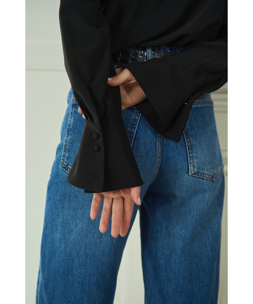Estella.K(エステラケー)の「Becca Ruffled Blouse ラッフルプリーツブラウス(シャツ/ブラウス・レディース・ブラック/オフホワイト・FREE)」の17枚目の写真