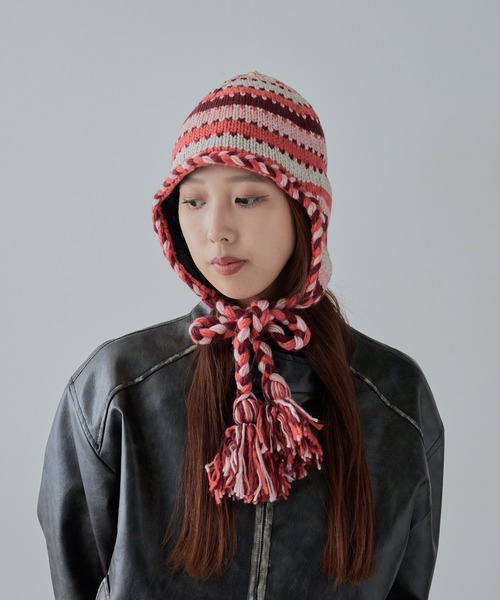 ROOPTOKYO（ループトウキョウ）の「OKUOKU 0909/オクオク ポンポン付き 耳当てボーダーニット帽 エスニック風（ニットキャップ/ビーニー・レディース・レッド/ブラック系その他/グレー系その他/ネイビー系・FREE）」の16枚目の写真