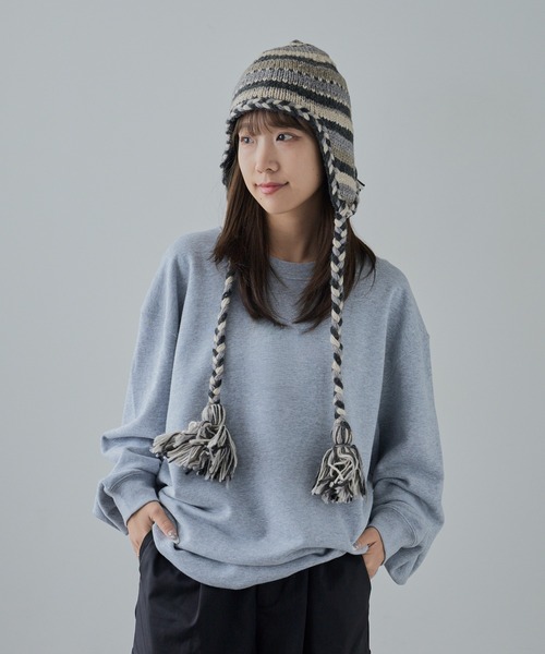 ROOPTOKYO（ループトウキョウ）の「OKUOKU 0909/オクオク ポンポン付き 耳当てボーダーニット帽 エスニック風（ニットキャップ/ビーニー・レディース・レッド/ブラック系その他/グレー系その他/ネイビー系・FREE）」の7枚目の写真