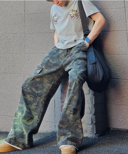 AVANDRESS（アバンドレス ）の「Side Big Cargo Pants CAMO（デニムパンツ・レディース・カーキ・XX-SMALL/SMALL/MEDIUM/LARGE/X-SMALL）」の5枚目の写真