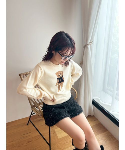 LILY BROWN（リリーブラウン）の「【WEB・一部店舗限定カラー】Lily Bearフリンジマフラーニットトップス（ニット/セーター・レディース・ターコイズブルー/ピンク/ホワイト/ネイビー/ライトブルー・F）」の15枚目の写真