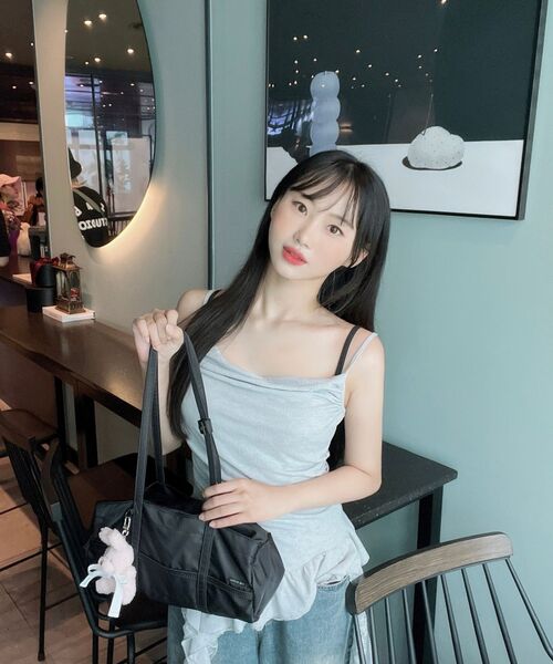 PLACE STUDIO(プレイススタジオ)の「レースフリルレイヤードスリムフィットサイドシャーリングナシスリーブレス_3COLOR(Tシャツ/カットソー・レディース・ホワイト/ブラック/グレー・FREE)」の4枚目の写真