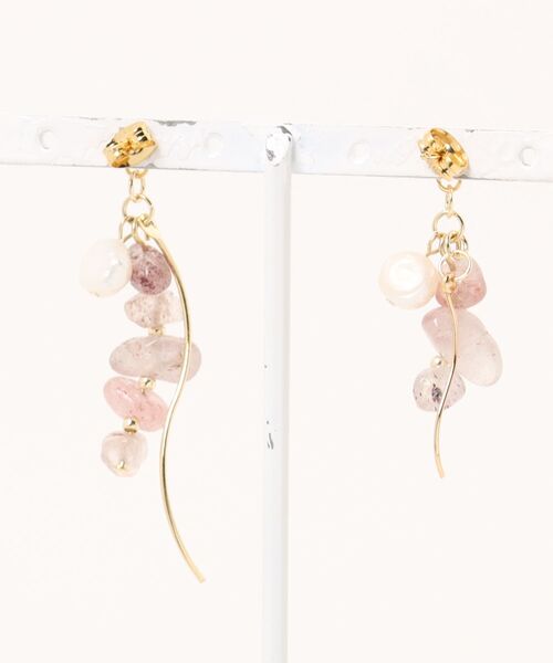 tone（トーン）の「【SOARM】天然石×淡水パール アシンメトリーピアス(MA)（ピアス（両耳用）・レディース・ピンク・FREE）」の7枚目の写真