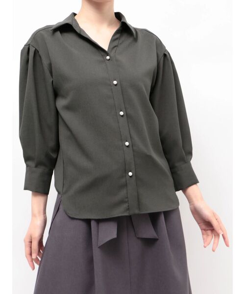 TONAL（トーナル）の「マルチセットタックショルダーパール釦シャツ（シャツ/ブラウス・レディース・ライトブルー/オフホワイト/ベージュ/ネイビー/チャコールグレー・MEDIUM）」の3枚目の写真