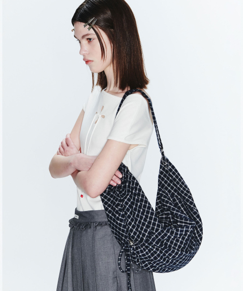FENNEC（フェネック）の「LASSIE BAG - CHECK NAVY（メッセンジャーバッグ・レディース・その他・FREE）」の2枚目の写真