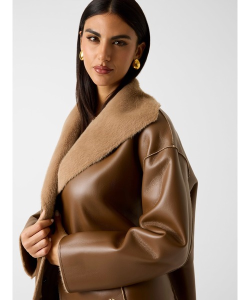 Guess(ゲス)の「INES Reversible Faux Lthr Coat ロングコート リバーシブル(ムートンコート・レディース・ベージュ・MEDIUM)」の5枚目の写真