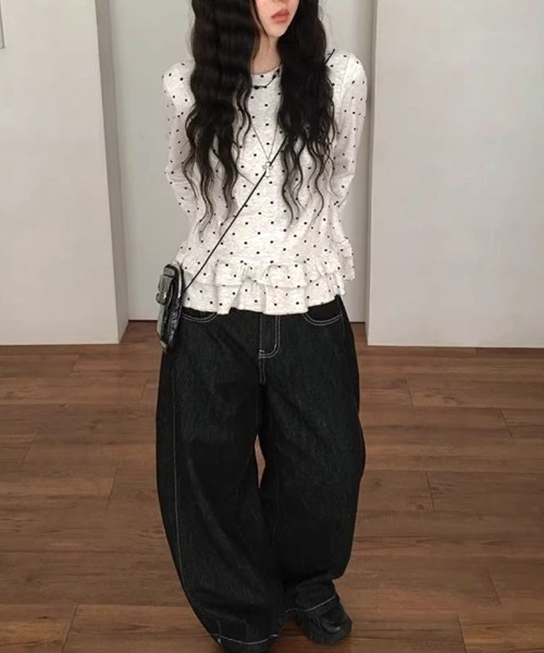 Vipoa(ヴィポア)の「フリルドット柄トップス(Tシャツ/カットソー・レディース・グレー・FREE)」の2枚目の写真