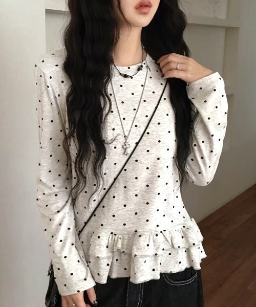 Vipoa(ヴィポア)の「フリルドット柄トップス(Tシャツ/カットソー・レディース・グレー・FREE)」の7枚目の写真