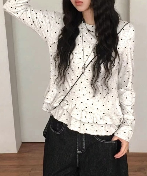 Vipoa(ヴィポア)の「フリルドット柄トップス(Tシャツ/カットソー・レディース・グレー・FREE)」の6枚目の写真