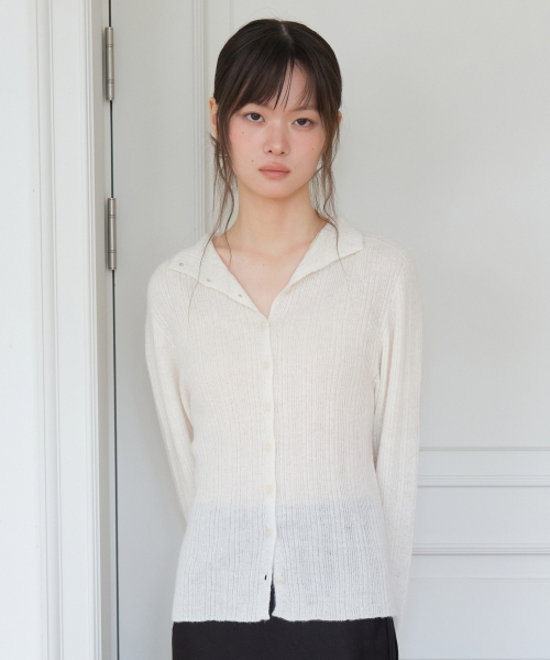 YUPPE（ヨッペ）の「PLEATED BUTTON CARDIGAN_IVORY（カーディガン/ボレロ・レディース・その他・ONE SIZE）」の4枚目の写真