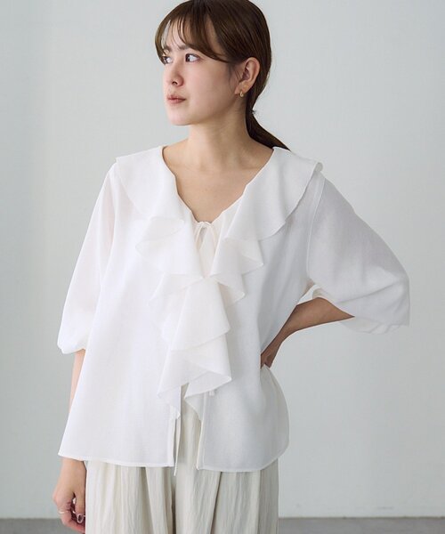 SHENERY(シーナリー)の「フリルカラーブラウス(シャツ/ブラウス・レディース・ベージュ/ブラック/オフホワイト・FREE)」の1枚目の写真