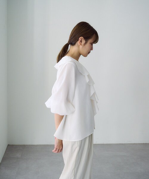 SHENERY(シーナリー)の「フリルカラーブラウス(シャツ/ブラウス・レディース・ベージュ/ブラック/オフホワイト・FREE)」の11枚目の写真