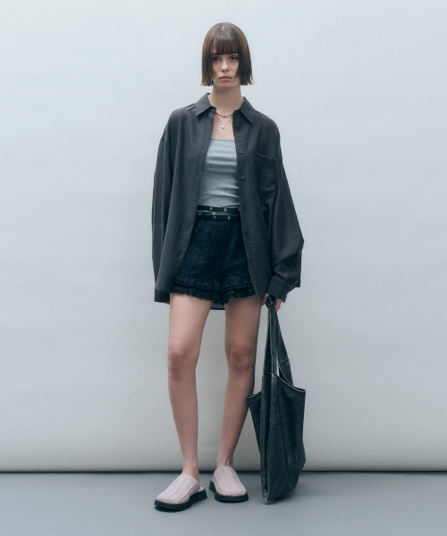 MONGDOL(モンドル)の「テンセルシースルールーズフィットシャツチャコールMDSH019CHARCOAL(シャツ/ブラウス・レディース・その他・F)」の2枚目の写真