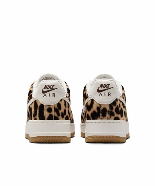 NIKE(ナイキ)の「ナイキ エア フォース 1 '07 ウィメンズシューズ / Nike Air Force 1 '07 Women's Shoes IB7695-200 Baroque Brown(スニーカー・レディース・ブラウン系その他・22/26/25.5/25/24.5/24/23.5/23/22.5)」の8枚目の写真