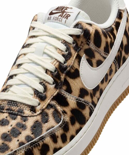 NIKE(ナイキ)の「ナイキ エア フォース 1 '07 ウィメンズシューズ / Nike Air Force 1 '07 Women's Shoes IB7695-200 Baroque Brown(スニーカー・レディース・ブラウン系その他・22/26/25.5/25/24.5/24/23.5/23/22.5)」の7枚目の写真