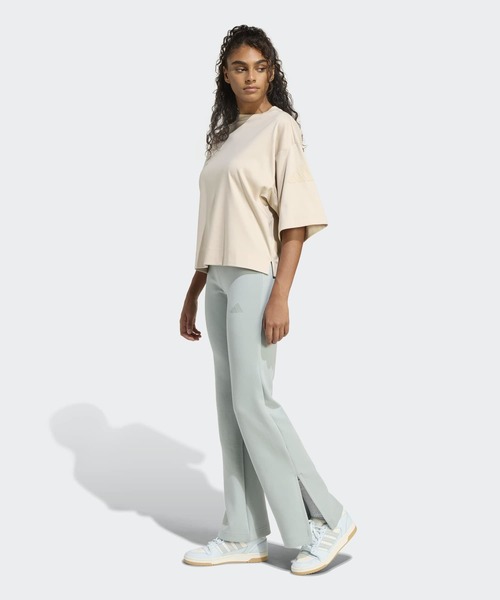 adidas（アディダス）の「ソフト ラックス フレアパンツ / アディダス adidas（スウェットパンツ・レディース・グリーン・X-SMALL/X-LARGE/SMALL/MEDIUM/LARGE/XX-LARGE）」の5枚目の写真