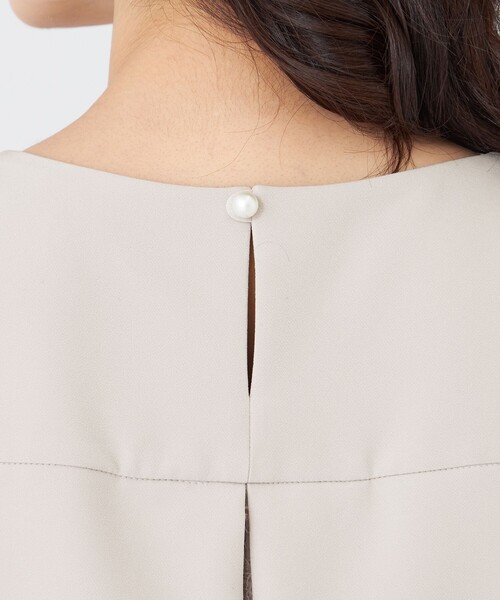 TO BE CHIC(トゥー ビー シック)の「デュアルストレッチバックレース ブラウス(シャツ/ブラウス・レディース・ダークネイビー/ベージュ/ブラック・40)」の6枚目の写真