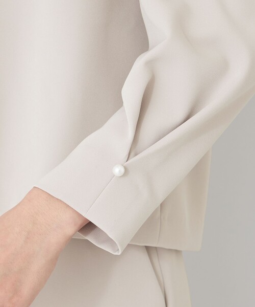 TO BE CHIC(トゥー ビー シック)の「デュアルストレッチバックレース ブラウス(シャツ/ブラウス・レディース・ダークネイビー/ベージュ/ブラック・40)」の5枚目の写真