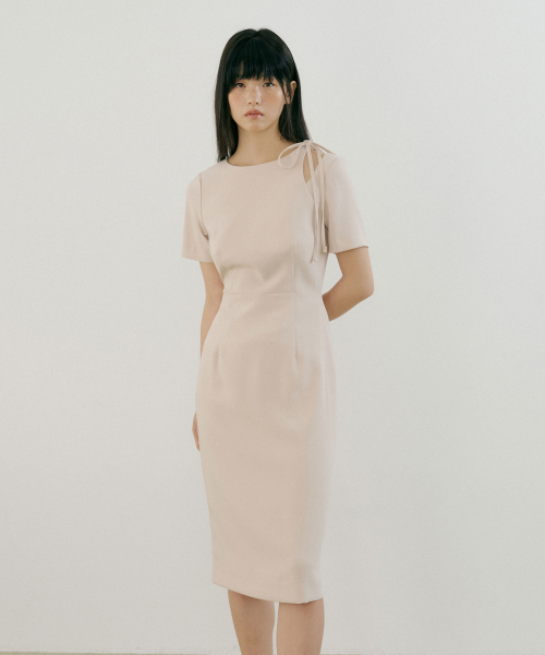 LUCIR ZU(ルシールズ)の「Slit Strap One-piece (beige)(ワンピース・レディース・その他・S/M)」の1枚目の写真