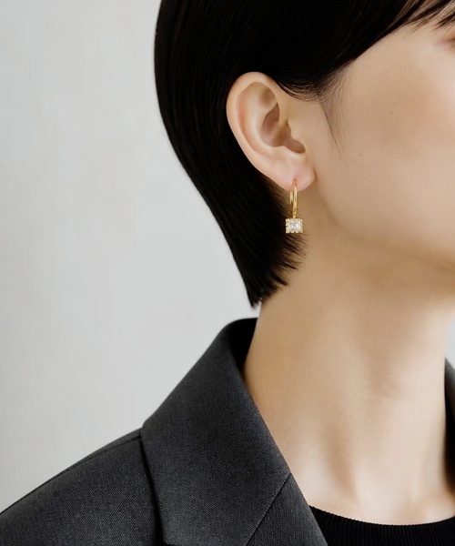 Burner(バーナー)の「【Sonu jewelry(ソヌジュエリー)】スクエアストーン フックピアス son-pierce-29-2【RBTS】(ピアス(両耳用)・レディース・ホワイト/ブラック・FREE)」の2枚目の写真