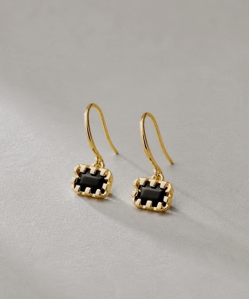 Burner(バーナー)の「【Sonu jewelry(ソヌジュエリー)】スクエアストーン フックピアス son-pierce-29-2【RBTS】(ピアス(両耳用)・レディース・ホワイト/ブラック・FREE)」の1枚目の写真