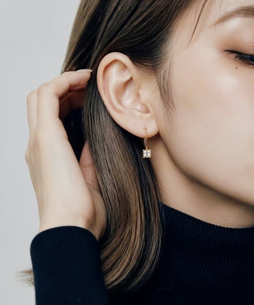 Burner(バーナー)の「【Sonu jewelry(ソヌジュエリー)】スクエアストーン フックピアス son-pierce-29-2【RBTS】(ピアス(両耳用)・レディース・ホワイト/ブラック・FREE)」の4枚目の写真