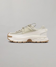 NIKE WMNS ZOOM VOMERO ROAM HQ2181-100