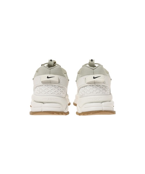 NIKE（ナイキ）の「NIKE WMNS ZOOM VOMERO ROAM HQ2181-100（スニーカー・レディース・ホワイト・23.5cm/23cm/25cm/24.5cm/24cm）」の6枚目の写真